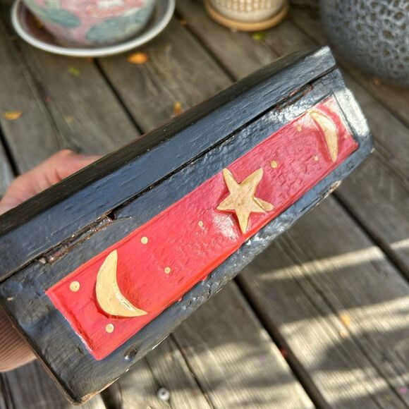 Hand Carved & Painted Celestial Wood Trinket Box Sun Moon Indonesia Vtg 90s - Picture 12 of 16